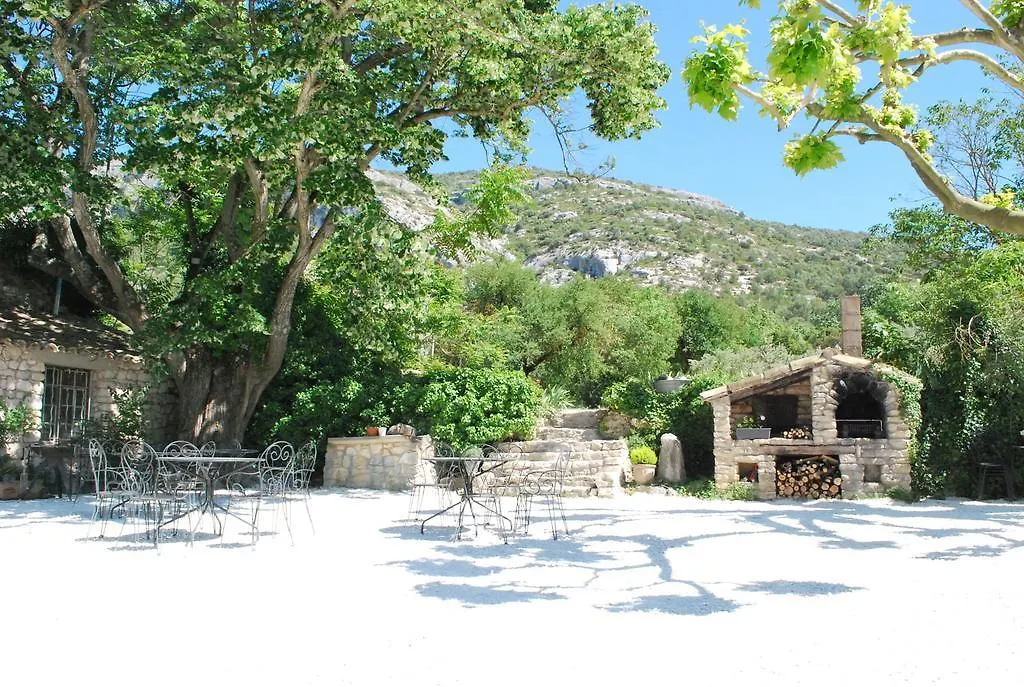 Bastide De La Lezardiere Fontaine-de-Vaucluse Fransa